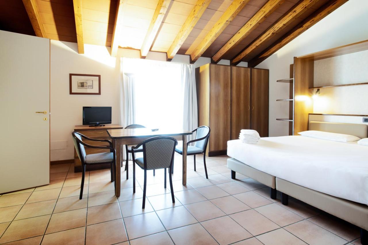 Aparthotel Residenza Le Cupole Parma Exterior foto