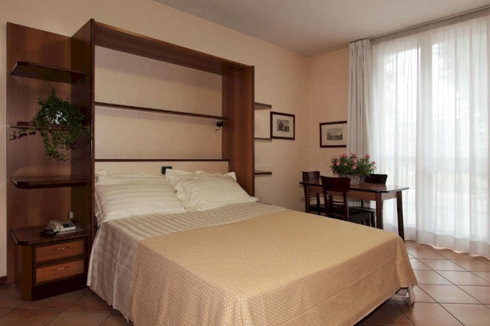 Aparthotel Residenza Le Cupole Parma Exterior foto